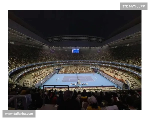 网球赛事观众热情高涨 掀起全场狂热氛围 打破常规的观赛体验 网球赛事观众热情高涨 掀起全场狂热氛围 打破常规的观赛体验